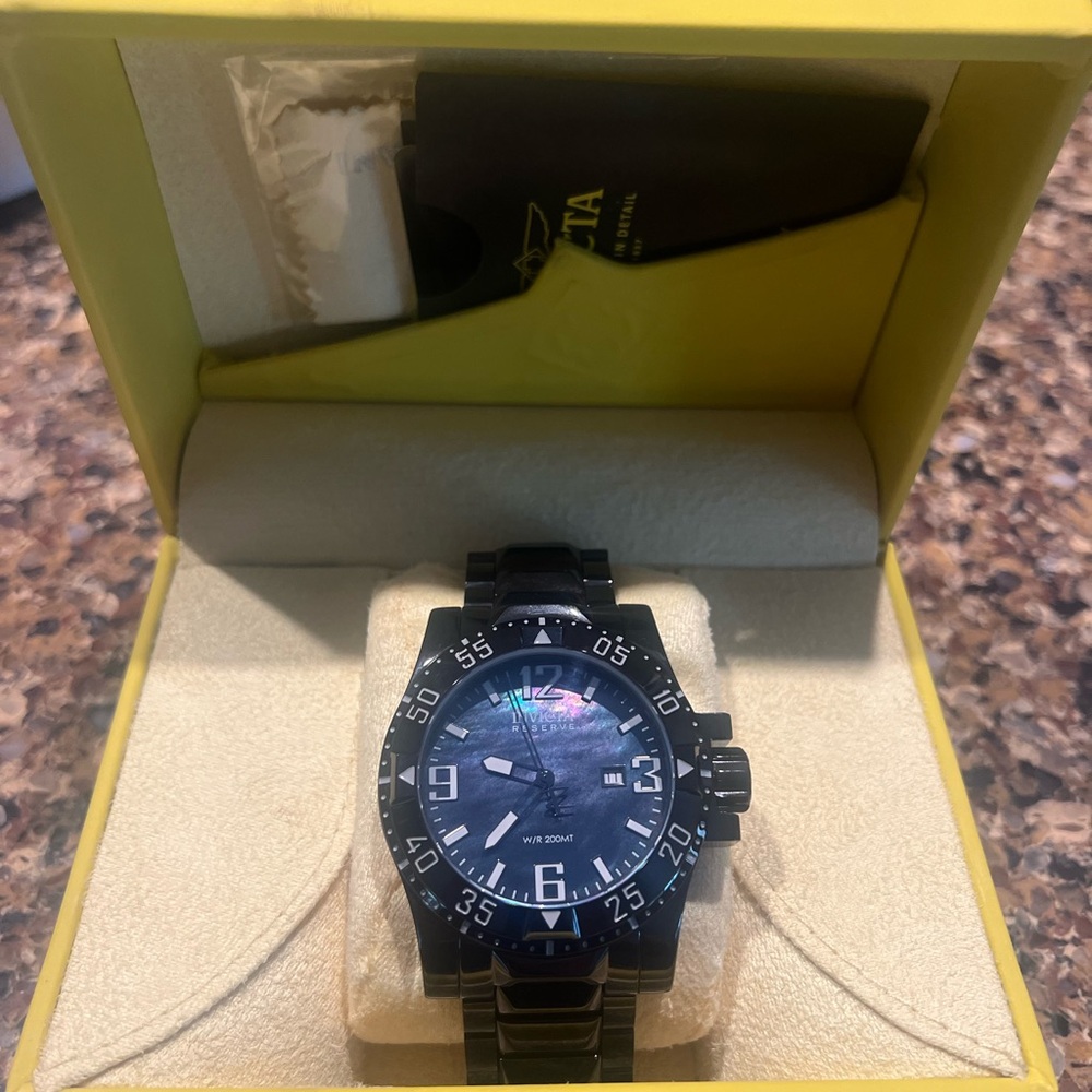 Invicta Reserve Excursion (only tried on once) original box